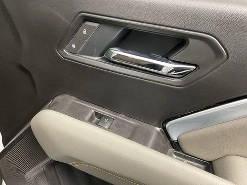 New 2026 Chevrolet Colorado ZR2 w/ Technology Package AWD/4WD image 24