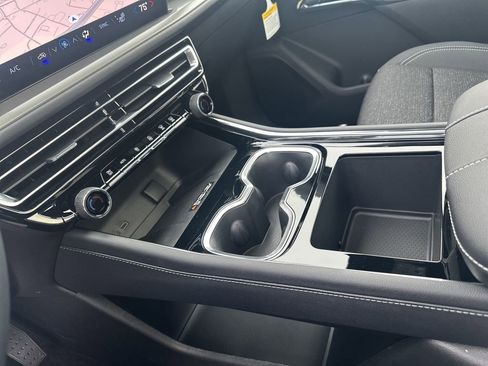 New 2026 Chevrolet Traverse LT w/ Sun and Wheel Package image 12