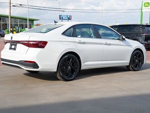 New 2026 Volkswagen Jetta SE image 6