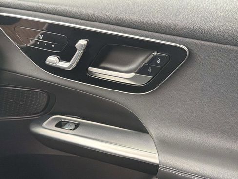 Certified 2025 Mercedes-Benz GLC 300 image 18