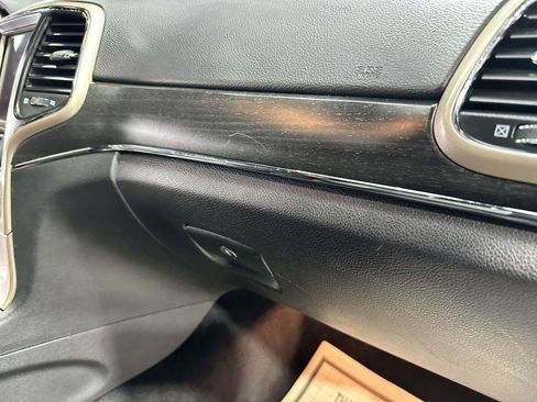Used 2015 Jeep Grand Cherokee Limited AWD/4WD image 42