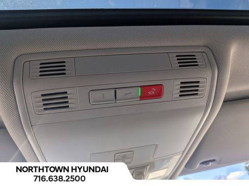 Used 2022 Volkswagen Tiguan SE image 22