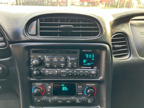 Used 2002 Chevrolet Corvette Coupe w/ Preferred Equipment Group2 image 23