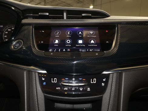 Used 2024 Cadillac XT6 Sport w/ LPO, Floor Liner Package AWD/4WD image 16