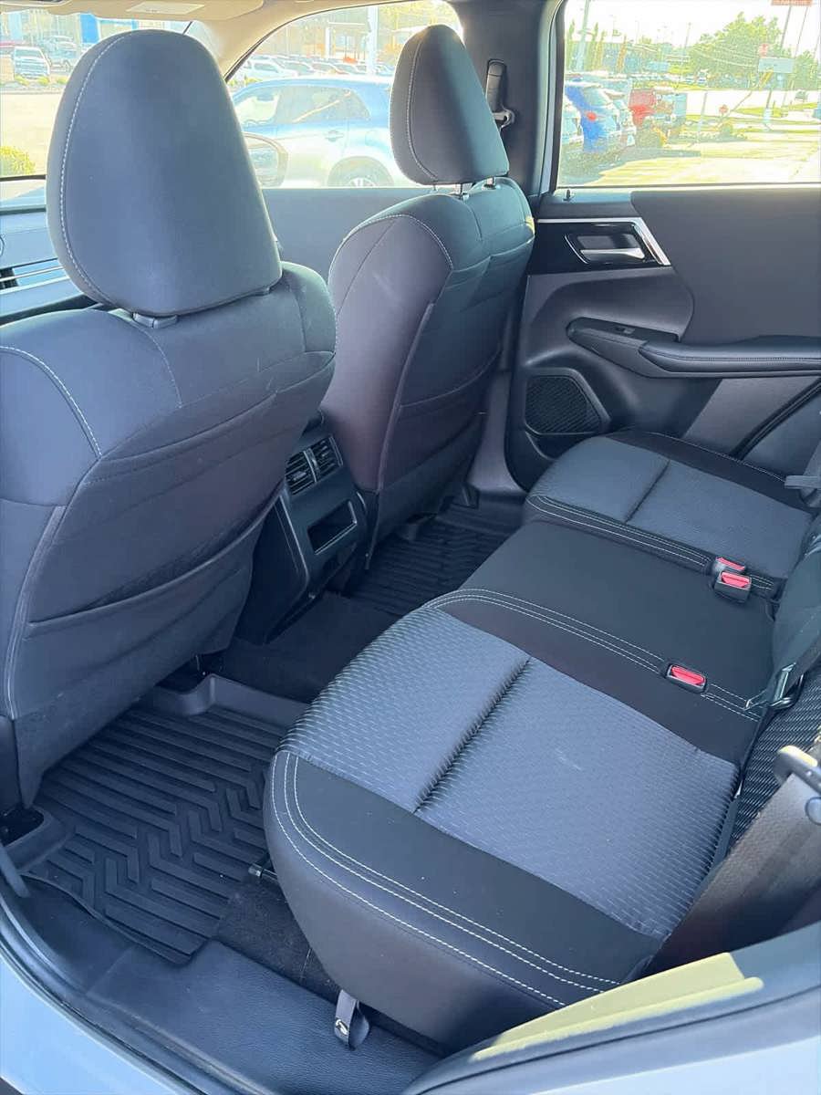 Used 2023 Mitsubishi Outlander ES AWD/4WD image 28