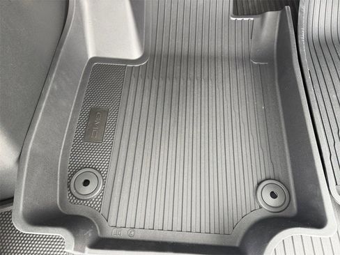 New 2026 GMC Terrain Denali w/ LPO, Floor Liner Package image 32