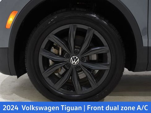 Used 2024 Volkswagen Tiguan SE image 6