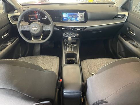 Certified 2025 Nissan Kicks SV FWD image 11