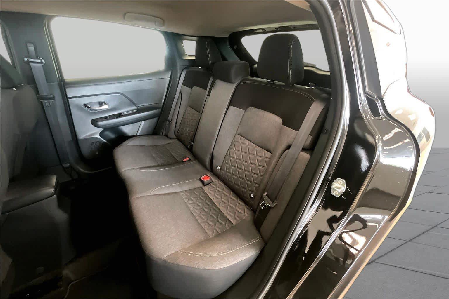 Used 2025 Nissan Kicks SV FWD image 18