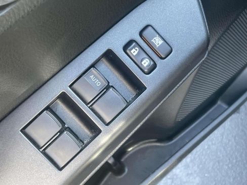 Used 2017 Toyota RAV4 XLE FWD image 18