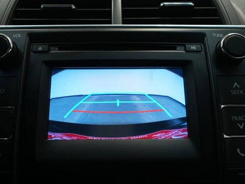 Used 2017 Toyota Camry LE image 30