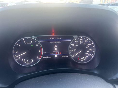 Used 2023 Nissan Sentra SV w/ SV Premium Package FWD image 4