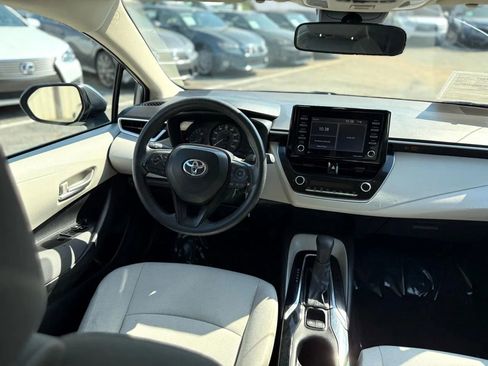 Used 2021 Toyota Corolla L image 16