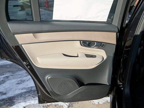 New 2026 Volvo XC90 T8 Plus w/ Protection Package Premier image 17