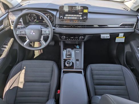 New 2025 Mitsubishi Outlander SE AWD/4WD image 15