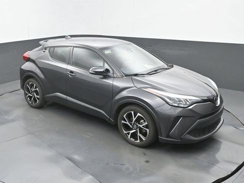 Used 2022 Toyota C-HR XLE FWD image 13