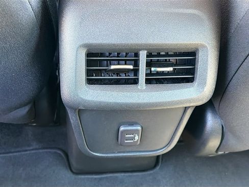 Used 2023 Chevrolet Equinox LS FWD image 24