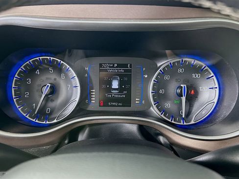Used 2023 Chrysler Voyager LX FWD image 12
