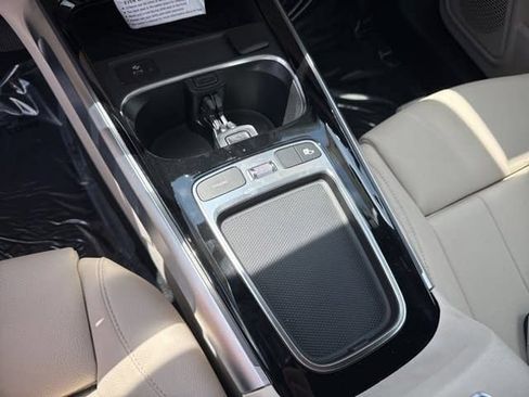 Certified 2025 Mercedes-Benz GLB 250 image 19
