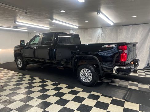 Used 2020 Chevrolet Silverado 2500 LT AWD/4WD image 8