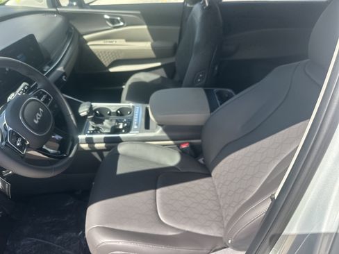 New 2026 Kia Carnival EX FWD image 15