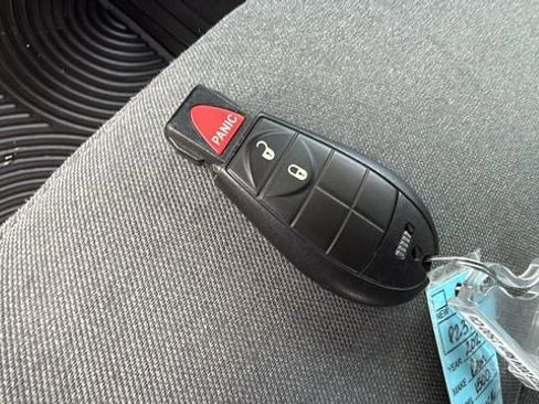 Used 2024 RAM 1500 Classic SLT image 29