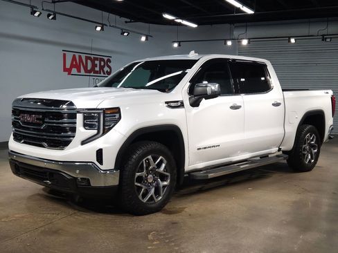 Used 2023 GMC Sierra 1500 SLT w/ SLT Premium Plus Package image 3