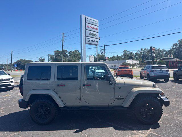 Used 2017 Jeep Wrangler Unlimited Sahara w/ Connectivity Group AWD/4WD image 2