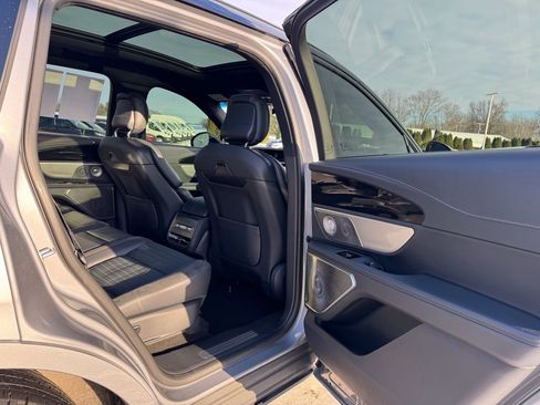 Certified 2024 Lincoln Nautilus Reserve w/ Equipment Group 203A image 17