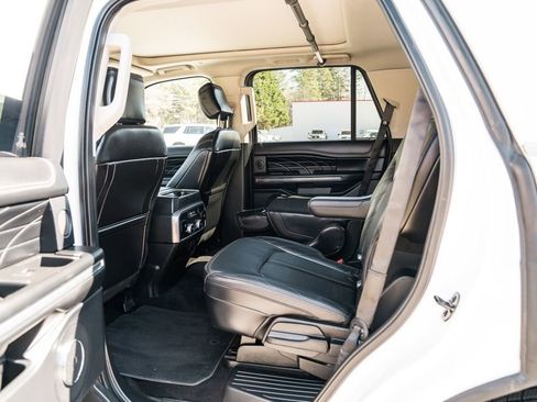 Used 2020 Ford Expedition Platinum image 28