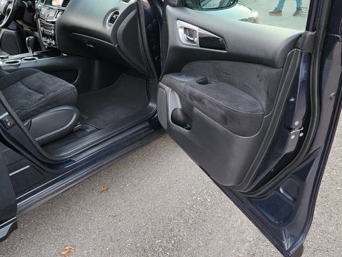 Used 2015 Nissan Pathfinder SV w/ Cargo Package image 41