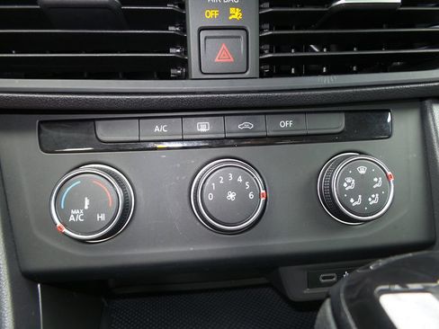 Used 2022 Volkswagen Jetta S FWD image 40