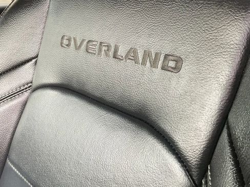 Used 2020 Jeep Gladiator Overland AWD/4WD image 39