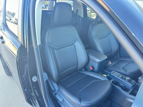 New 2025 Ford Maverick Lariat w/ Black Appearance Package image 30