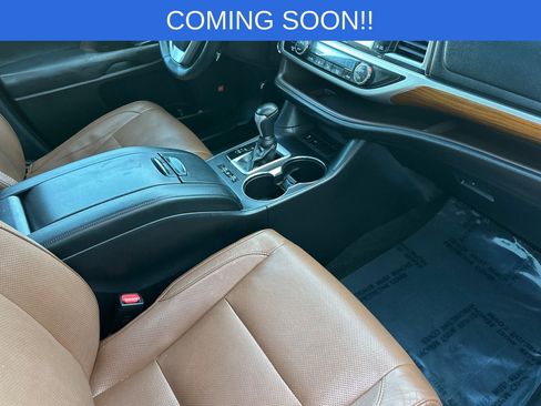 Used 2019 Toyota Highlander Limited image 18