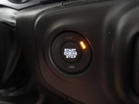 Used 2023 Jeep Gladiator Overland image 18