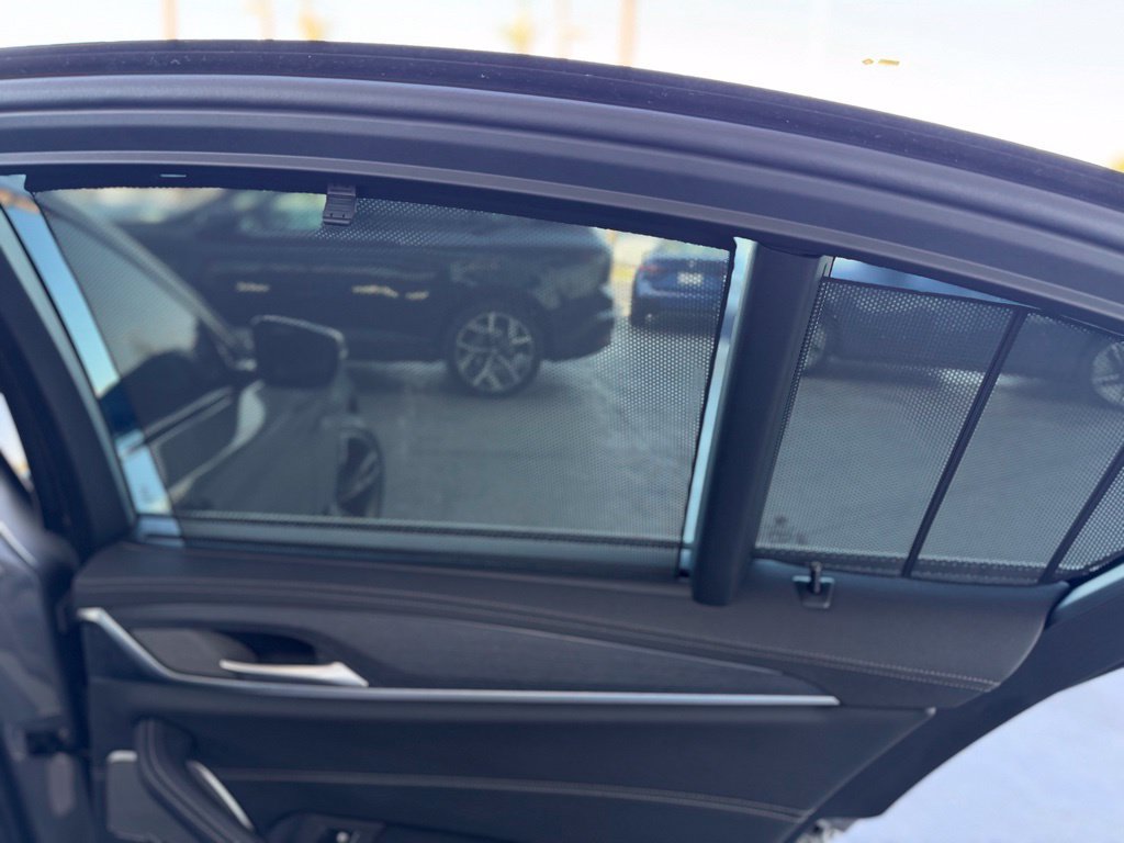 Used 2022 BMW M550i xDrive AWD/4WD image 14