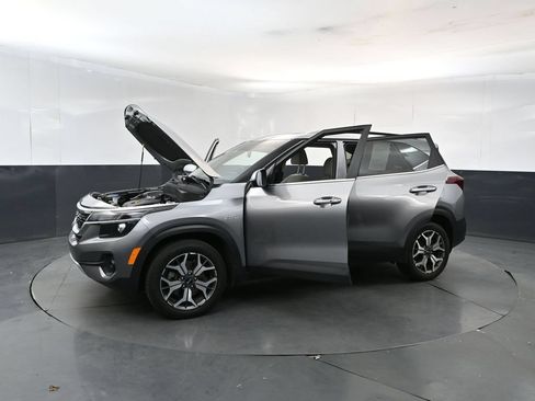 Used 2021 Kia Seltos EX AWD/4WD image 27