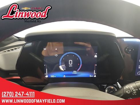 New 2026 Chevrolet Trax RS w/ Sunroof Package FWD image 21