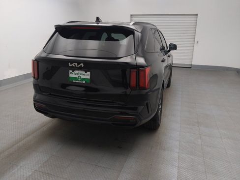 Used 2023 Kia Sorento S image 7