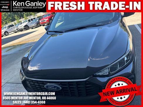 Used 2023 Ford Escape Active w/ Tech Pack #2 FWD image 3