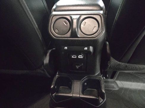 Used 2020 Jeep Gladiator Overland image 23