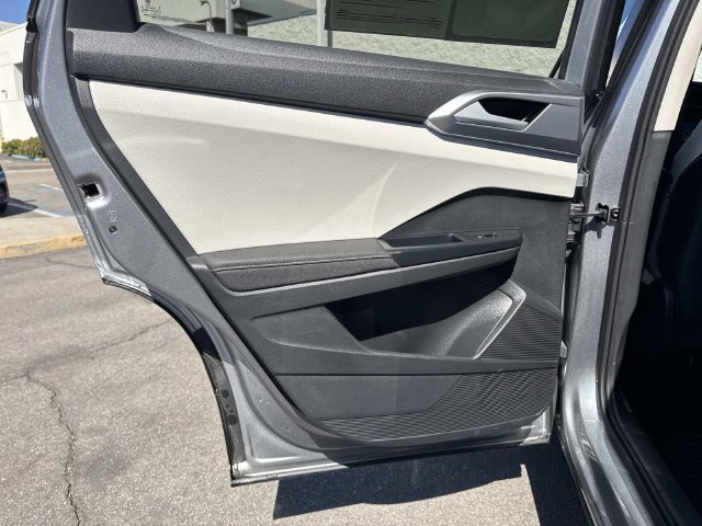 Certified 2025 Volkswagen Taos SE FWD image 26