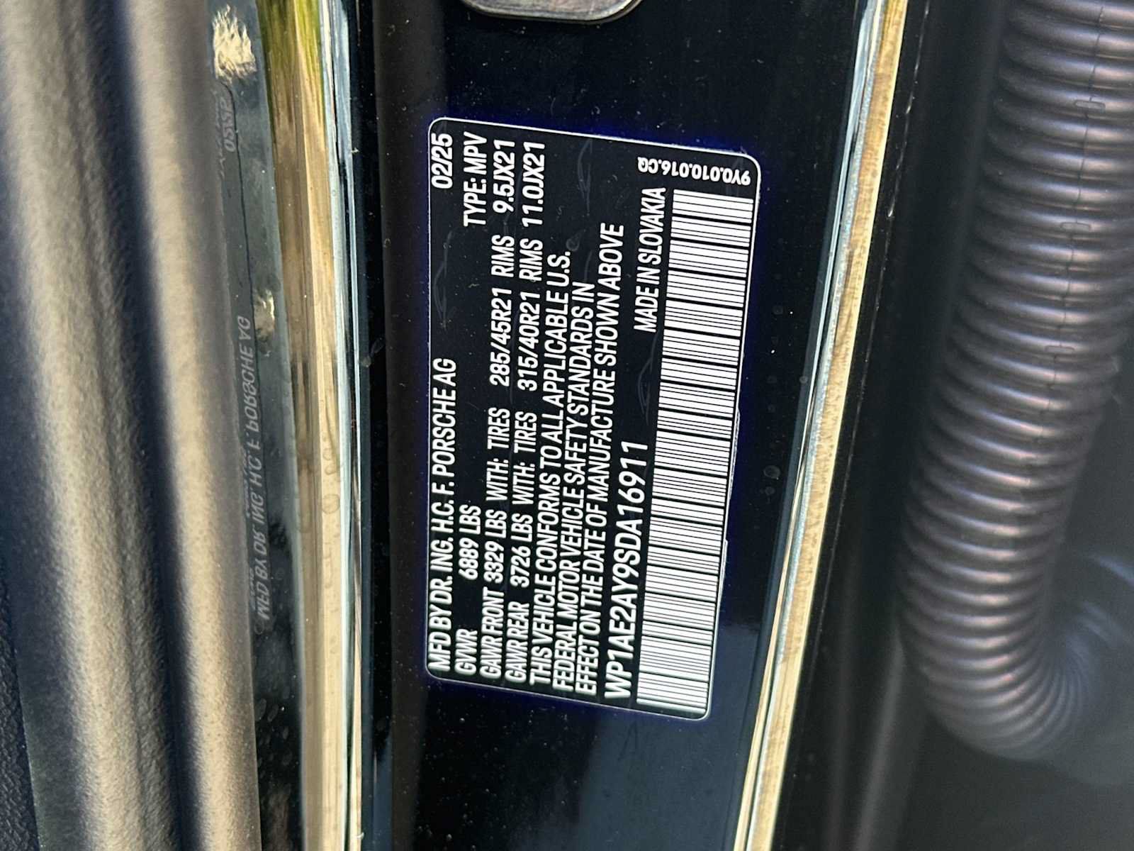 Certified 2025 Porsche Cayenne E-Hybrid AWD/4WD image 28