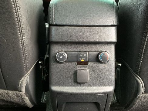 Used 2017 Ford Explorer XLT w/ Equipment Group 202A image 34