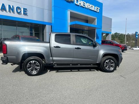 Used 2021 Chevrolet Colorado Z71 AWD/4WD image 3