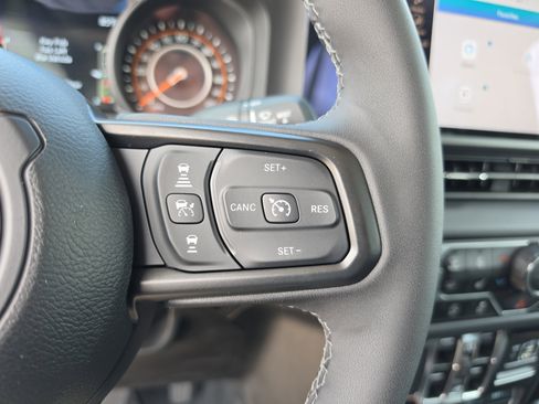 Used 2018 Toyota Tacoma TRD Sport RWD image 20