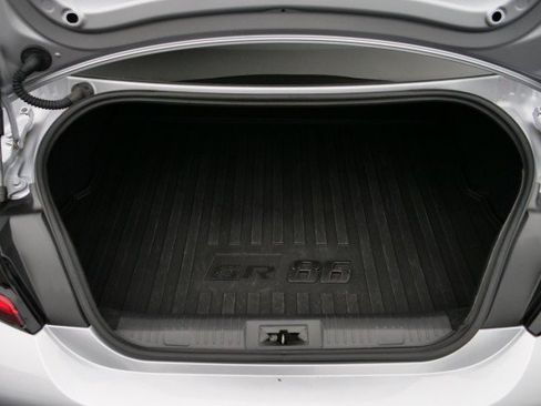 Used 2024 Toyota GR86 Premium RWD image 30