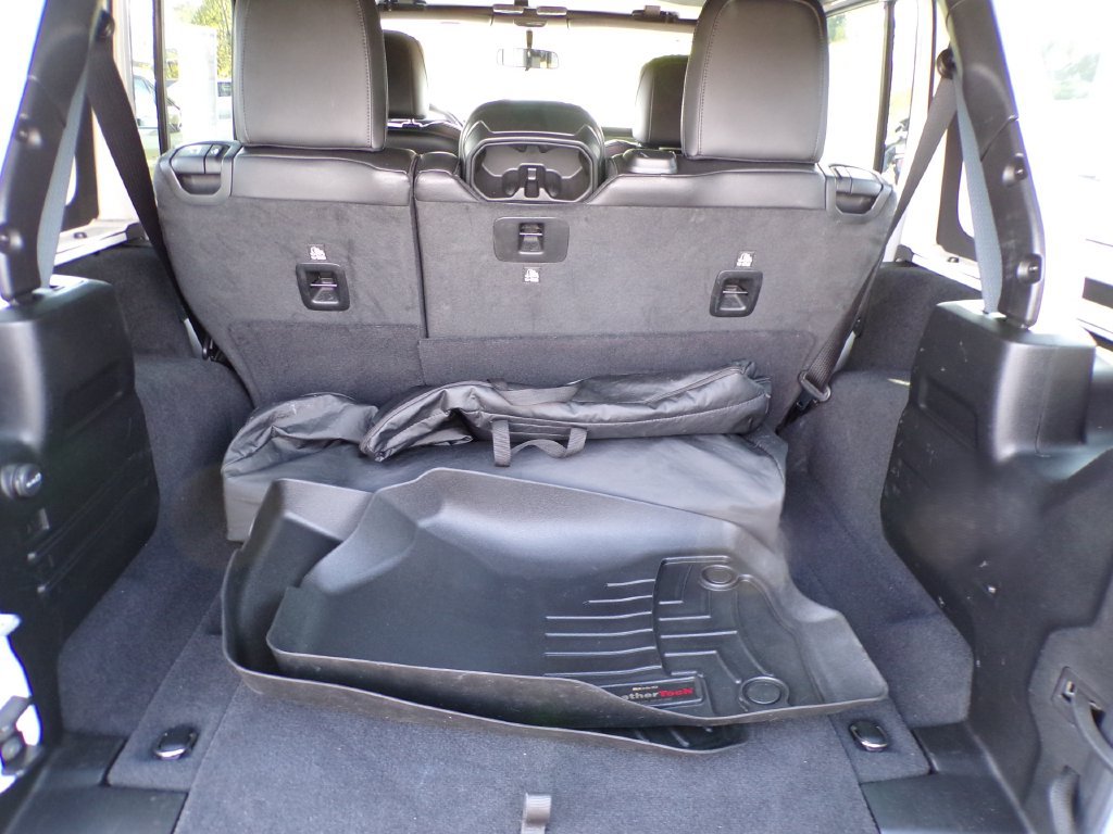 Used 2021 Jeep Wrangler Unlimited Sahara AWD/4WD image 13