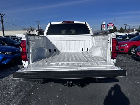Used 2017 Toyota Tundra SR5 image 9